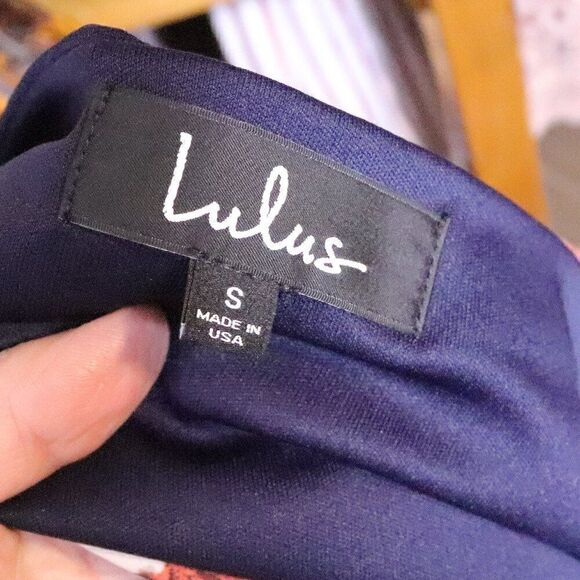 Lulu's | Floral Shift Dress Small Long Sleeve V Neck - Picture 7 of 8